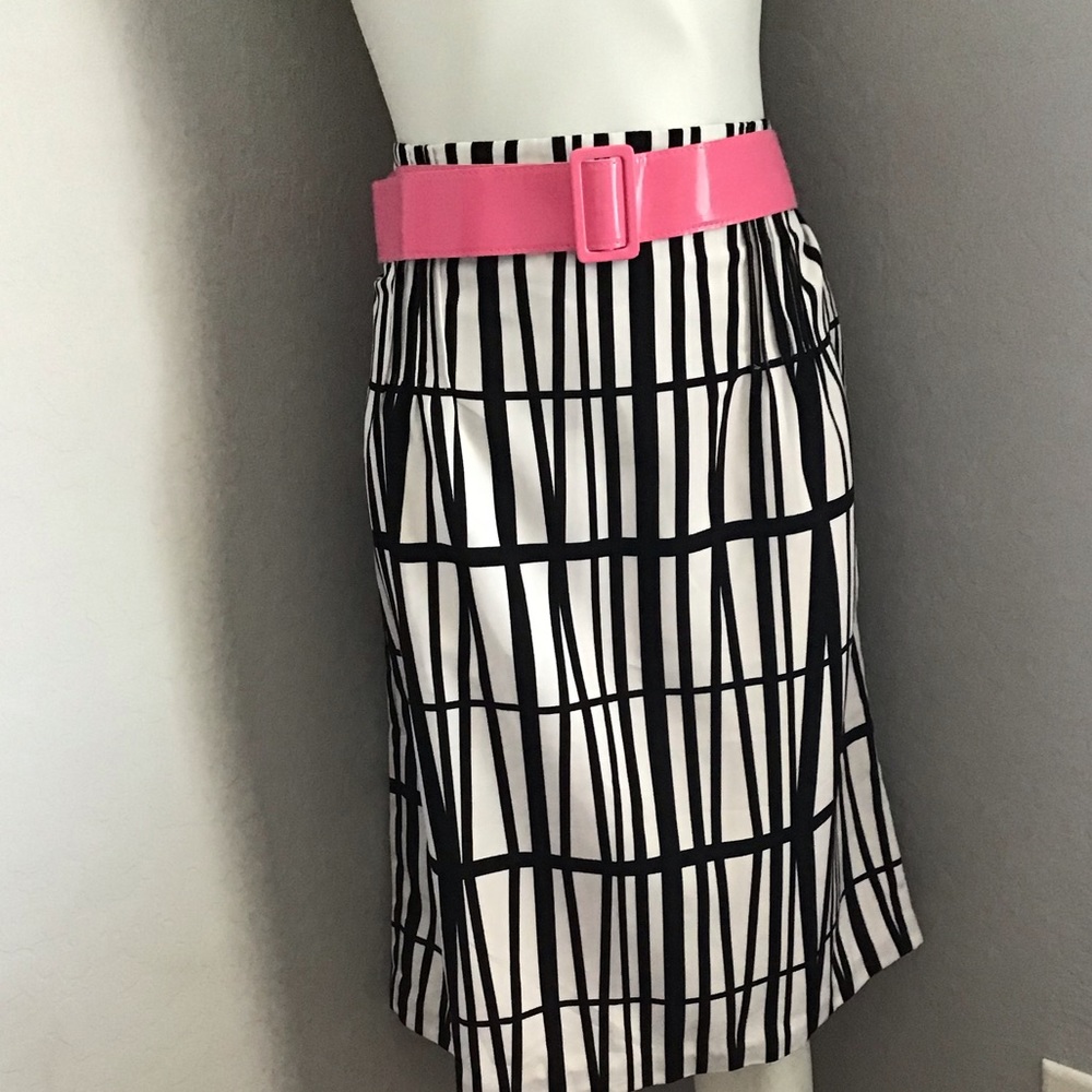 WORTHINGTON BELTED SKIRT.